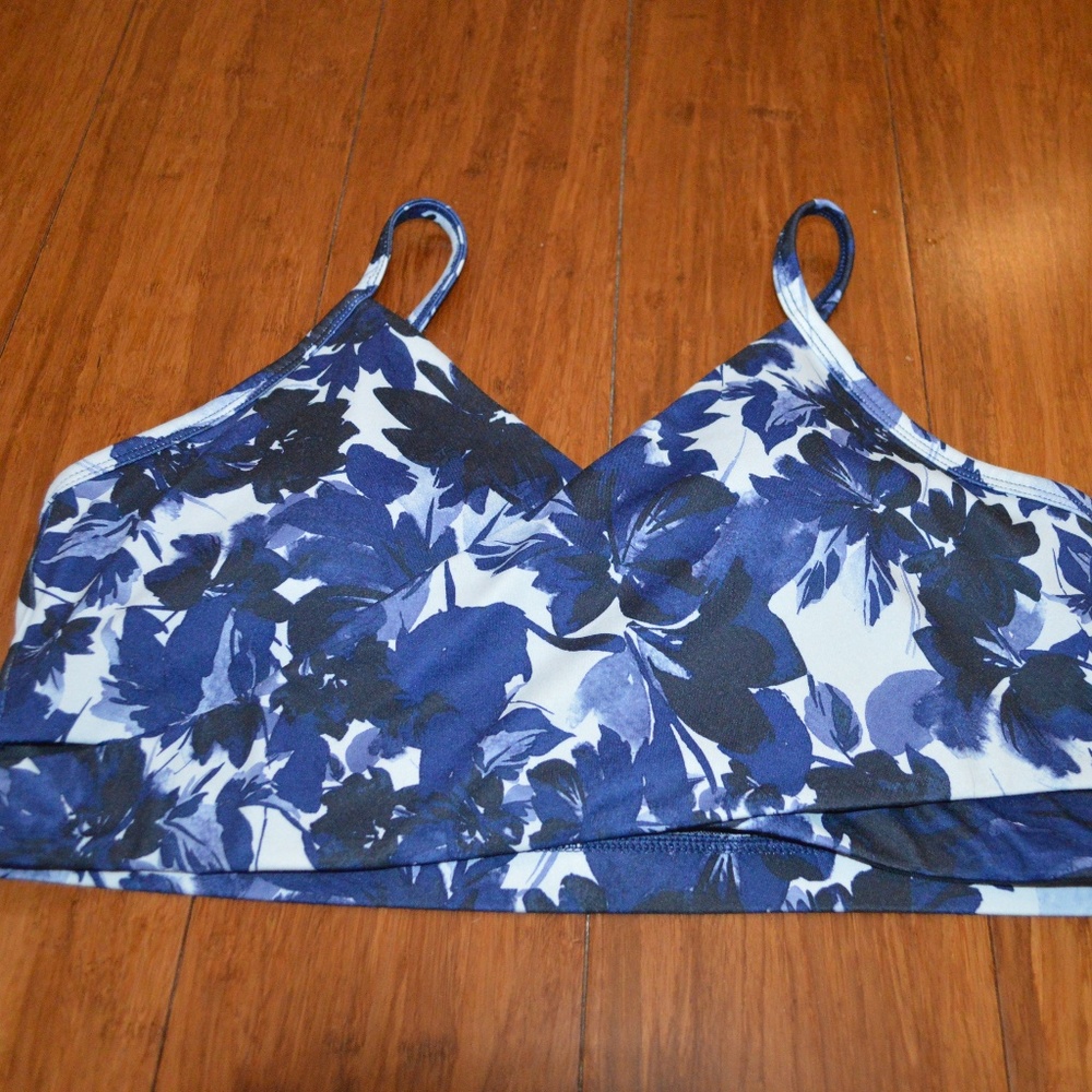 Fabletics Tammy Low Impact Sports Bra